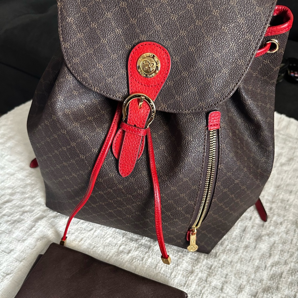 RIONI backpack w/red trim LIKE NEW - Moda Italia